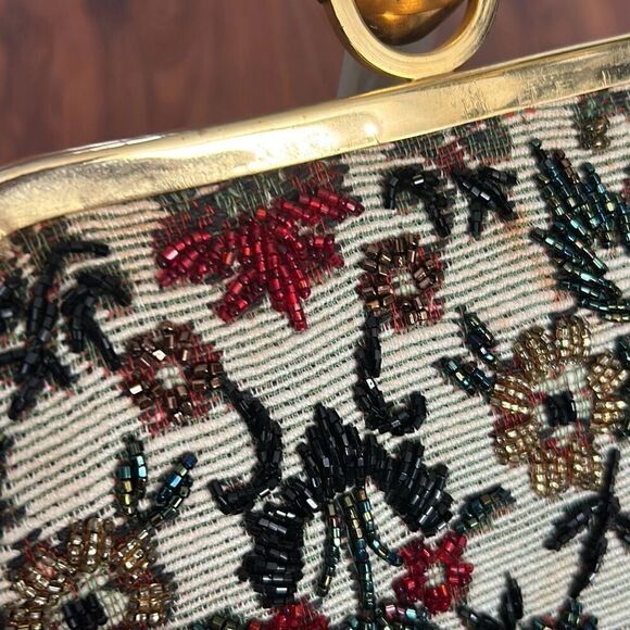 Stunning vintage tapestry beaded handbag loose site handle made in Hong Kong - Picture 10 of 10